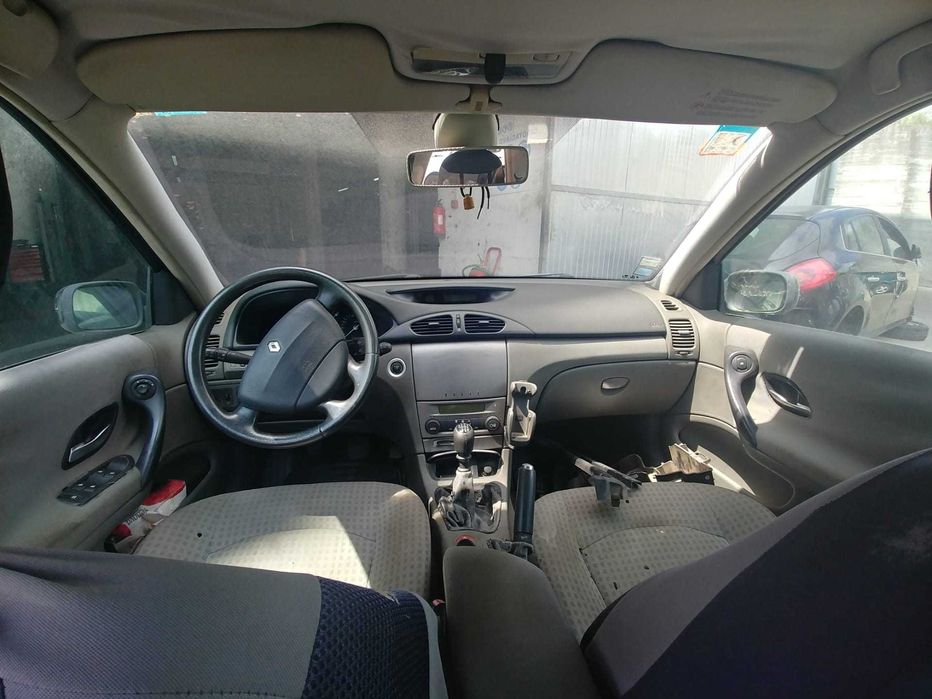 Renault Laguna para peças