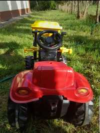 Zabawkowy traktorek