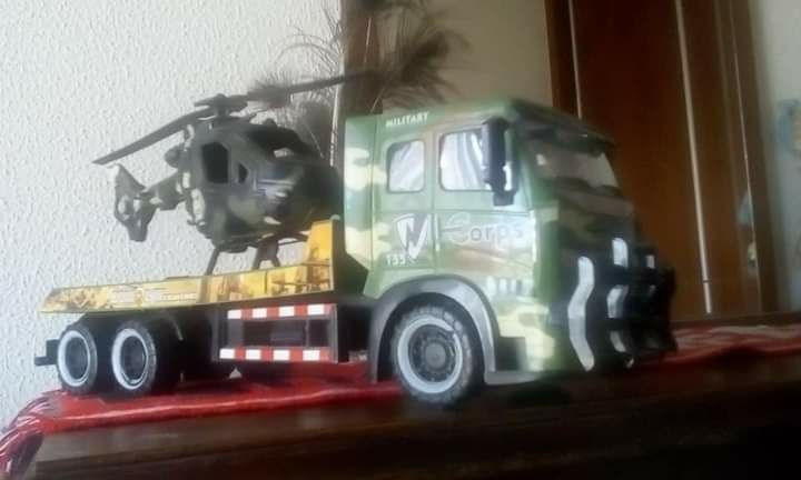 Vendo camião militar Volvo FH16 de três eixos