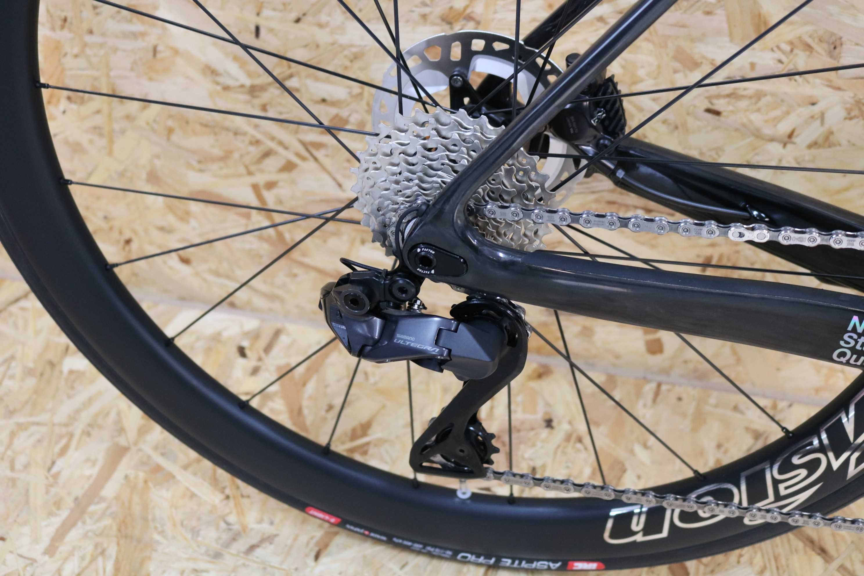 Bicicleta nova Factor Ostro VAM 2.0 - Ultegra Di2 - Rodas Vision SL