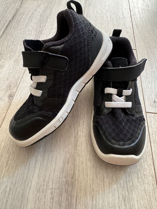 Buty dzieciece sportowe na rzep