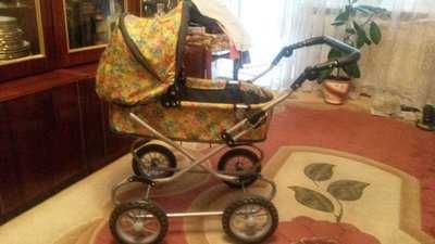 Детская коляска игрушка