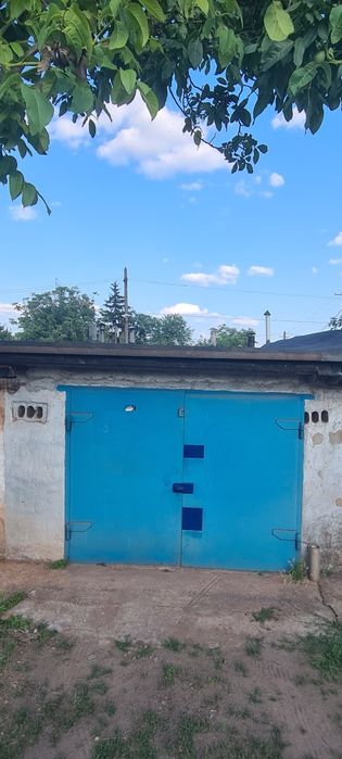 Сдам (продам)гараж на первомайке в  кооперативе"Нива"