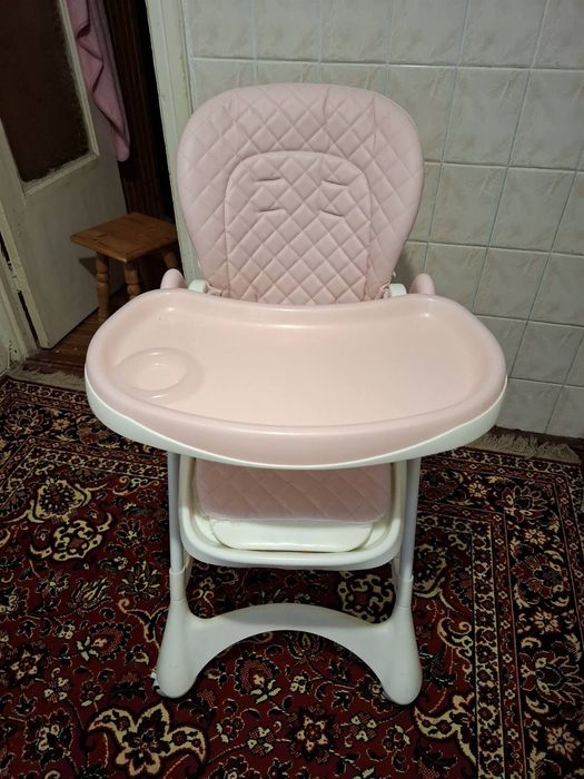 Стілець для годування