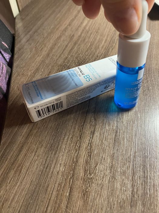 Дерматологічна сироватка від La Roche-Posay Hyalu B5 Serum