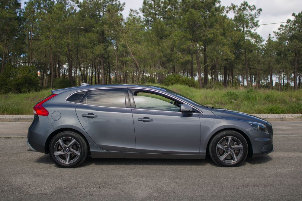 Volvo V40 D4 R-Design
