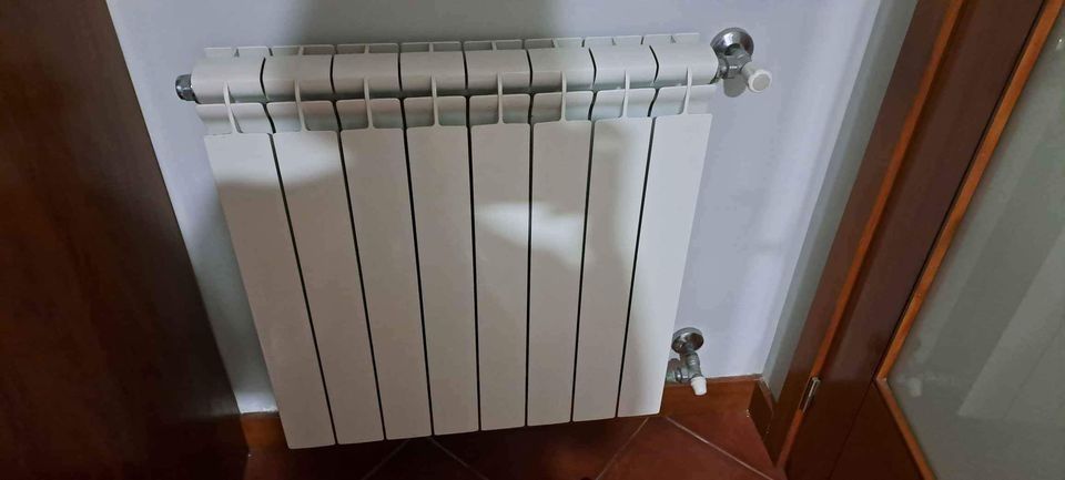 **Vendo Radiadores de Alta Qualidade - Modelo Calidor 100 da Fondital*