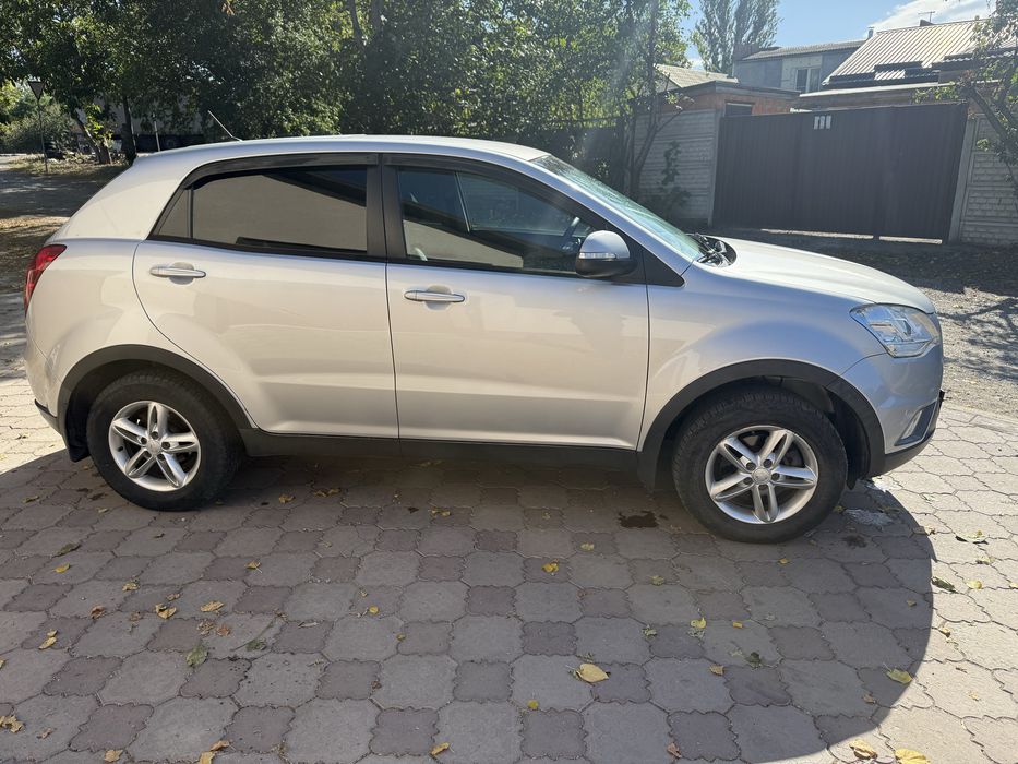 Ssank Yong Korando. 2.0 Дизель. 2011 год