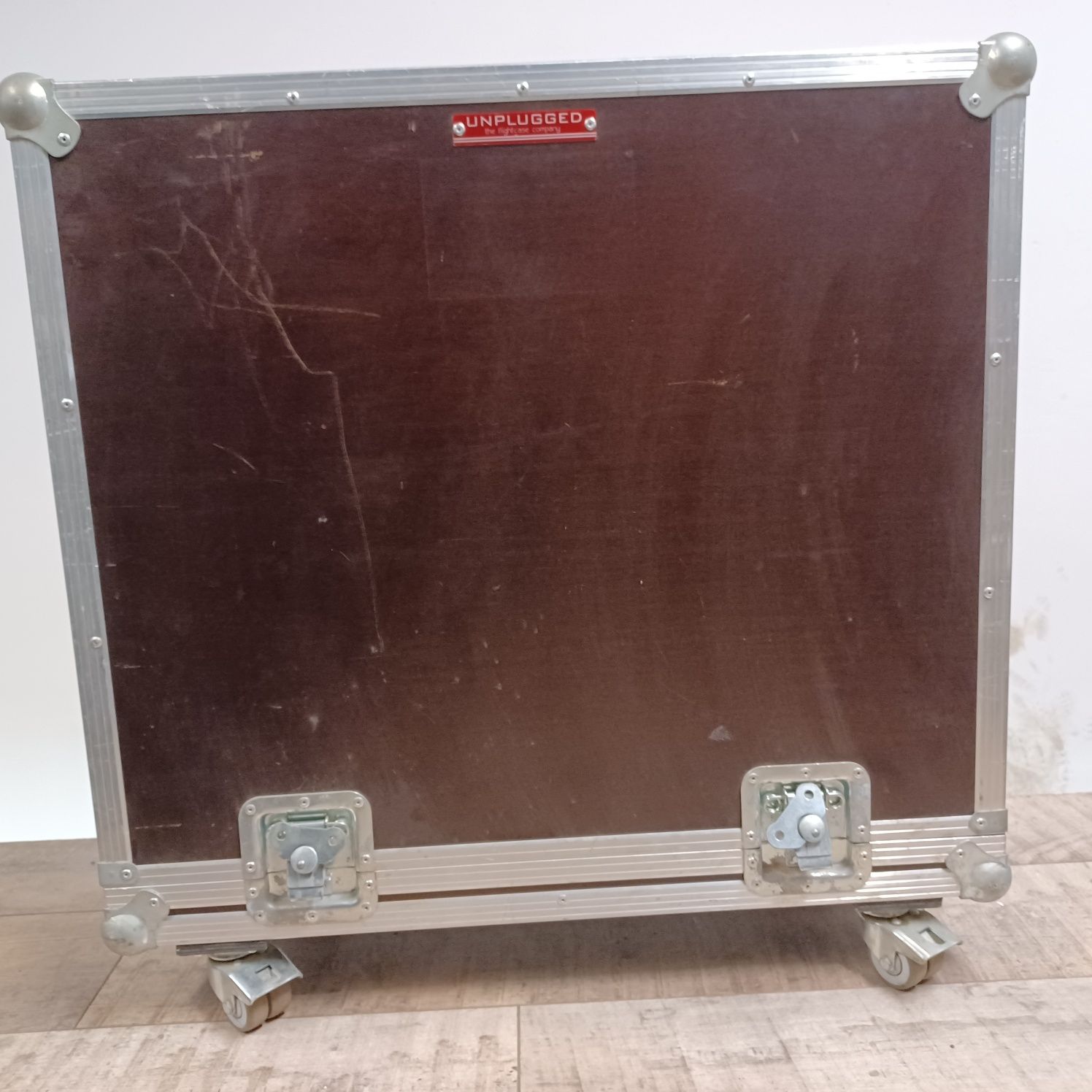 Skrzynia transportowa flight case 71.5 cm x71 x 29 cm