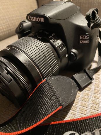 Máquina Fotográfica Canon 1200D