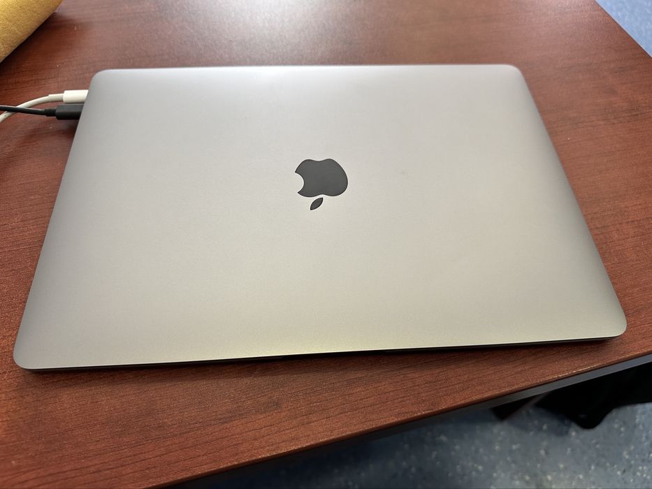 MacBook Air M1 A2337 stan idealny Zamiana na iPad Air
