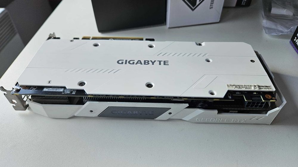 RTX 2060 SUPER Gigabyte Gaming OC white