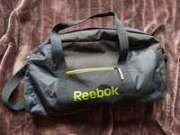 Сумка дорожня reebok оригінал 

Стан хороший 

Размеры:50x21x24см

Дов