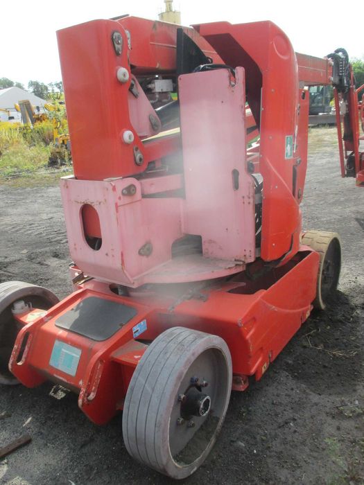 Podnośnik koszowy Airo A15 JE uszkodzony