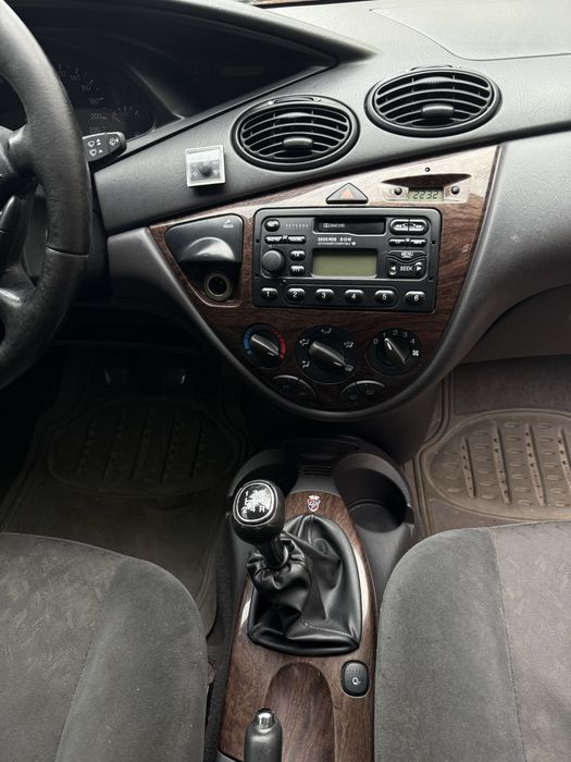 Ford Focus 1.8 бензин