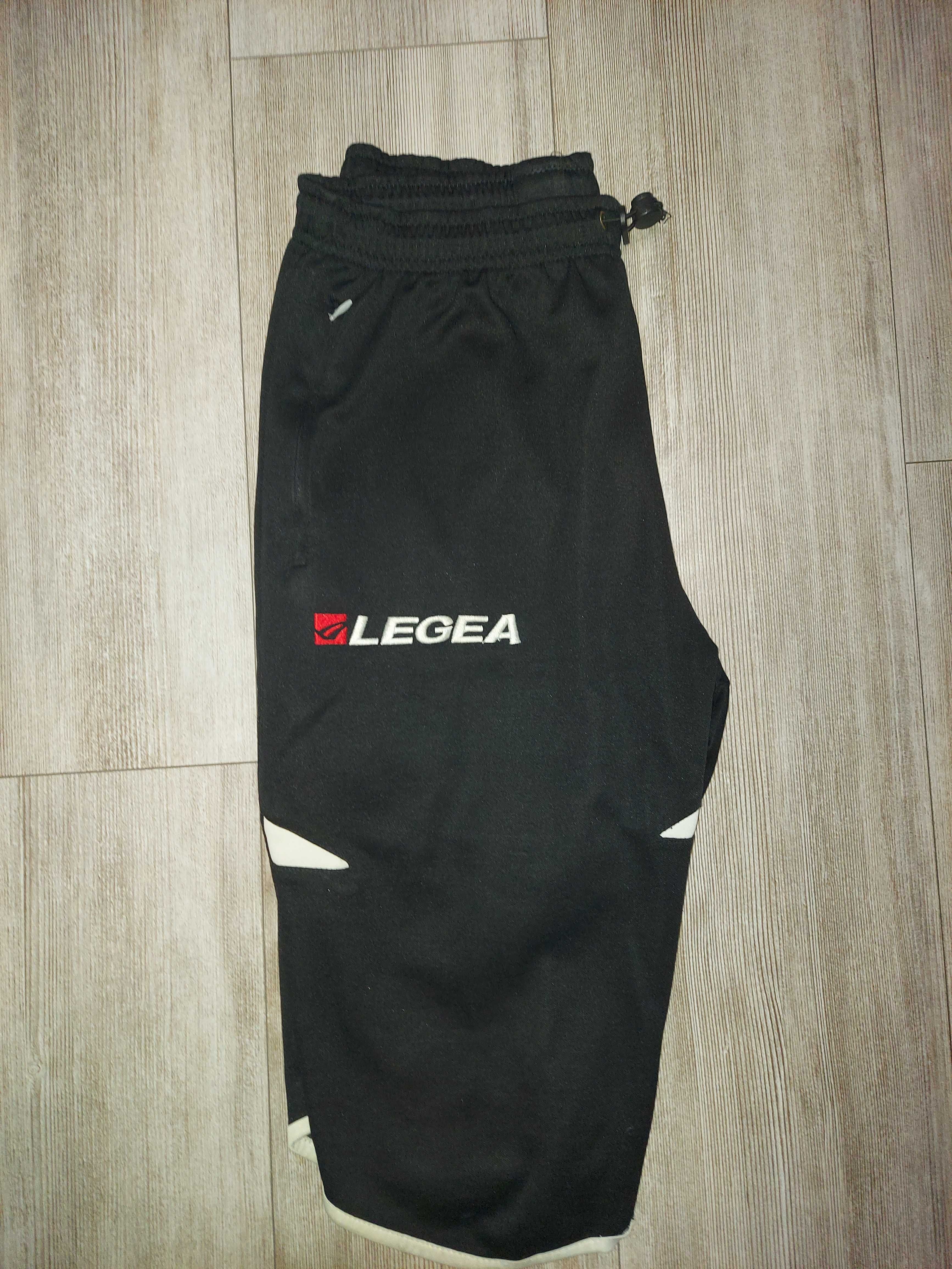 Spodenki piłkarskie LEGEA [używane]