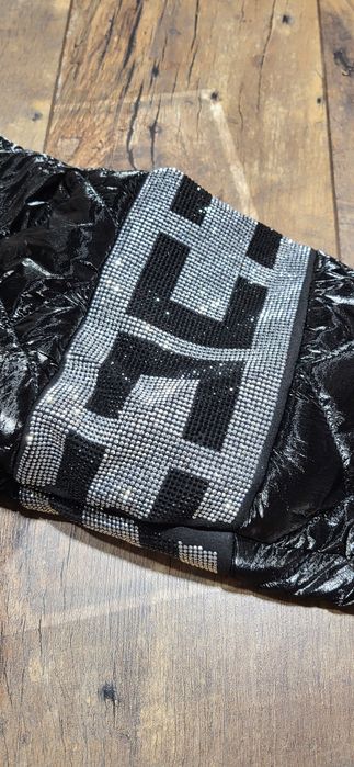 Tatu śliczna kurtka damska zimowa bomberka czarna połysk lekka M L