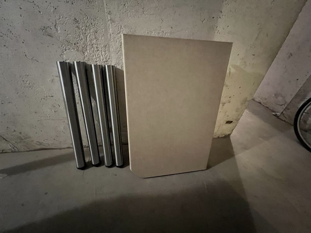 Blat kuchenny wraz nogami z aluminium