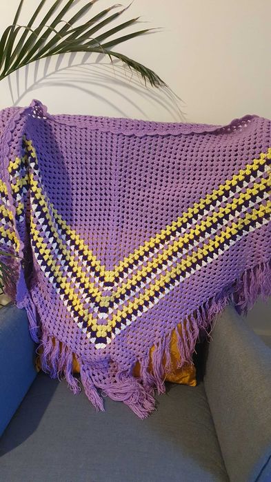 Ręcznie robiona fioletowa chusta/szal szydełkowy trójkątny Rękodzieło