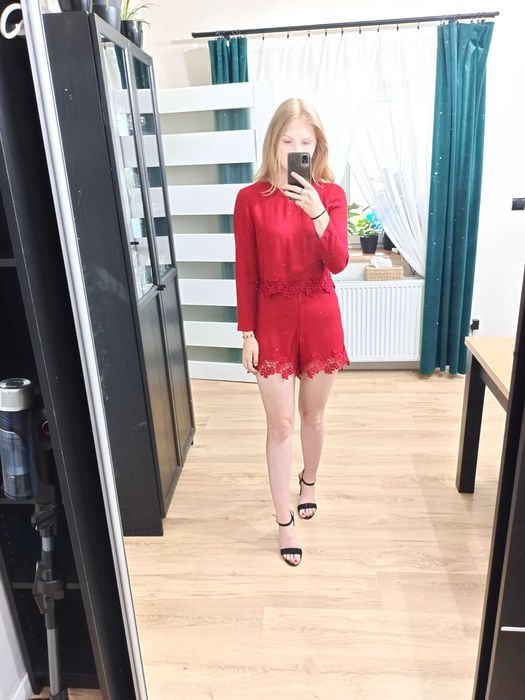Czerwony kombinezon – Zara – rozmiar 34