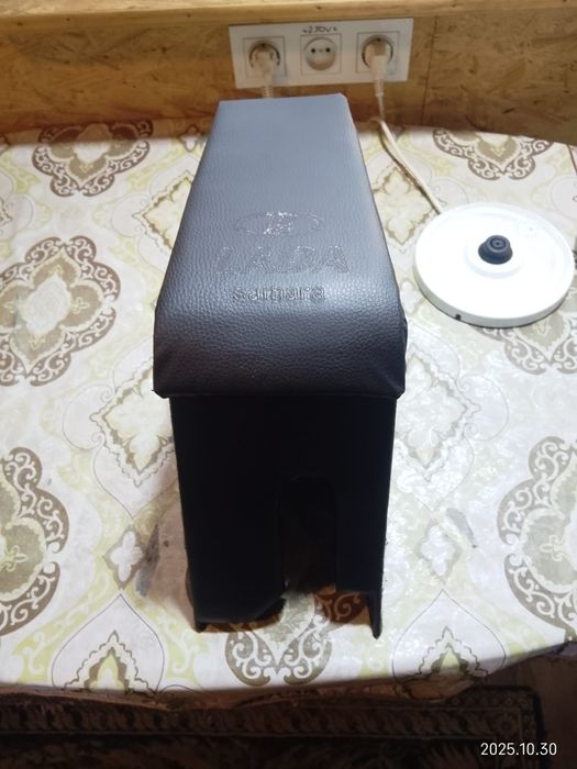 Подлокотник ваз 2109 б/у