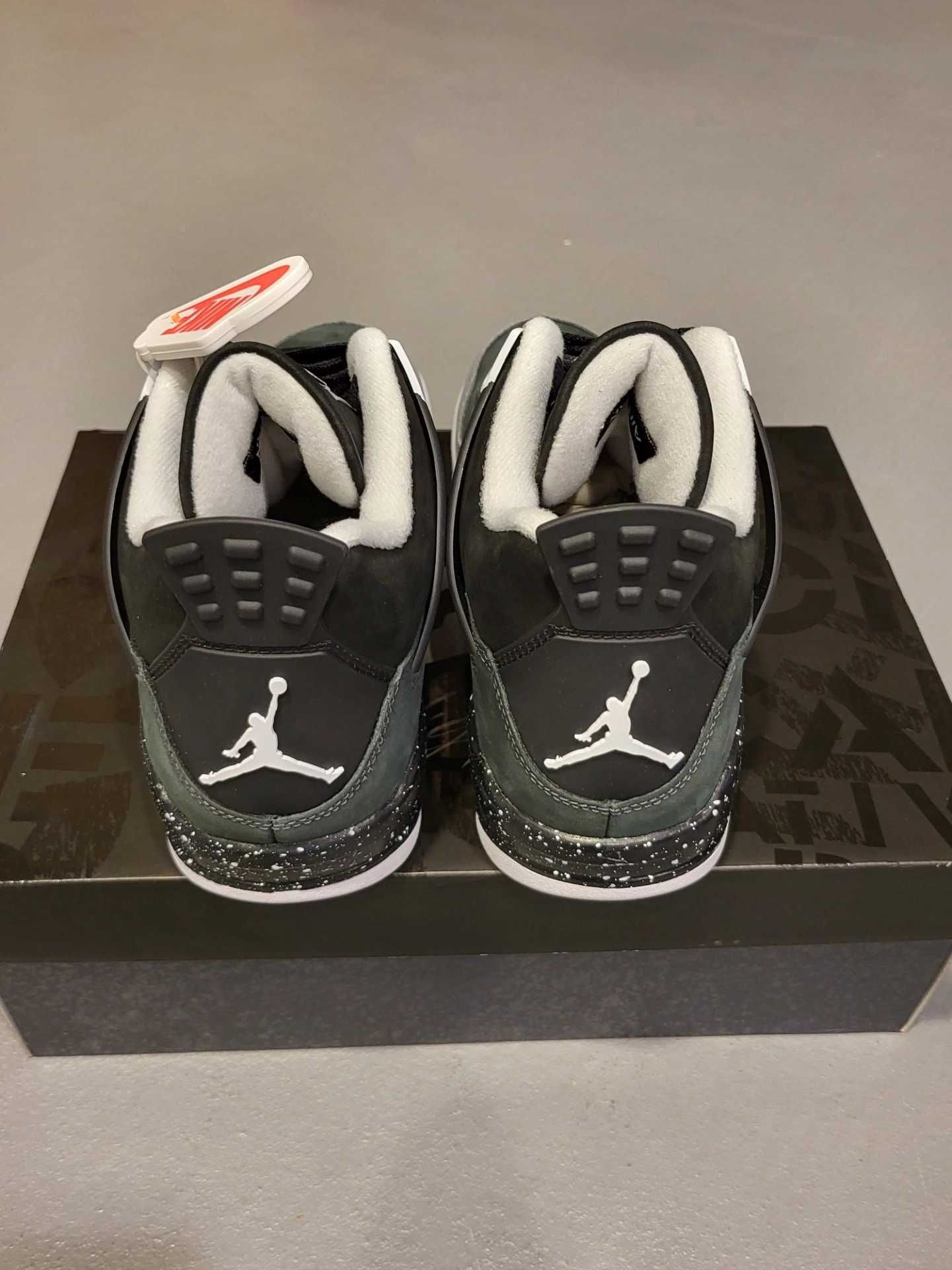 Buty Jordan4 Air Retro Fear nowy z metką R.45