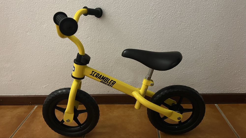 Primeira bicicleta chicco
