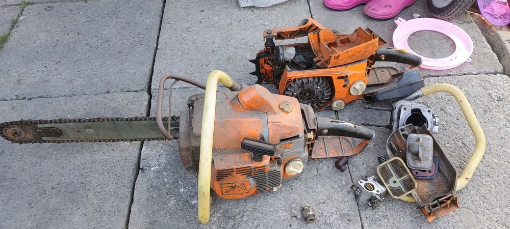 Stara piła łańcuchowa spalinowa