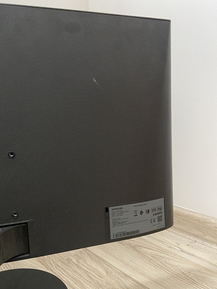 Monitor samsung 24 cale.