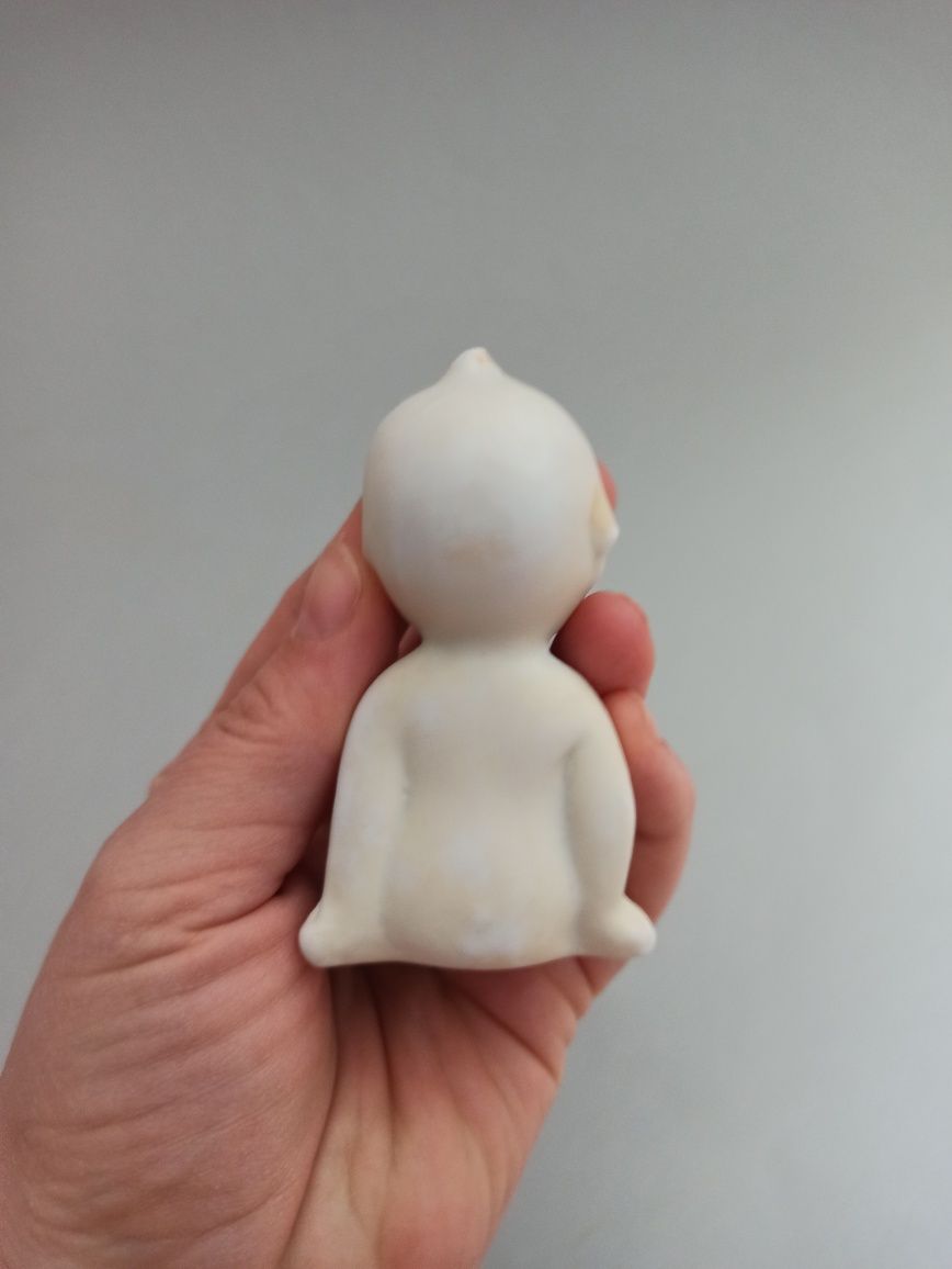 Ceramiczna figurka vintage laleczka kewpie bobasek biskwit dzidziuś