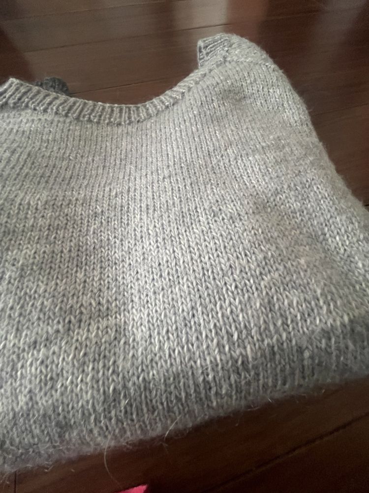 Sweter recznie robiony nowy (s/m) handmade (włoczka z wełną)