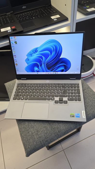 Lenovo loq  rtx5050