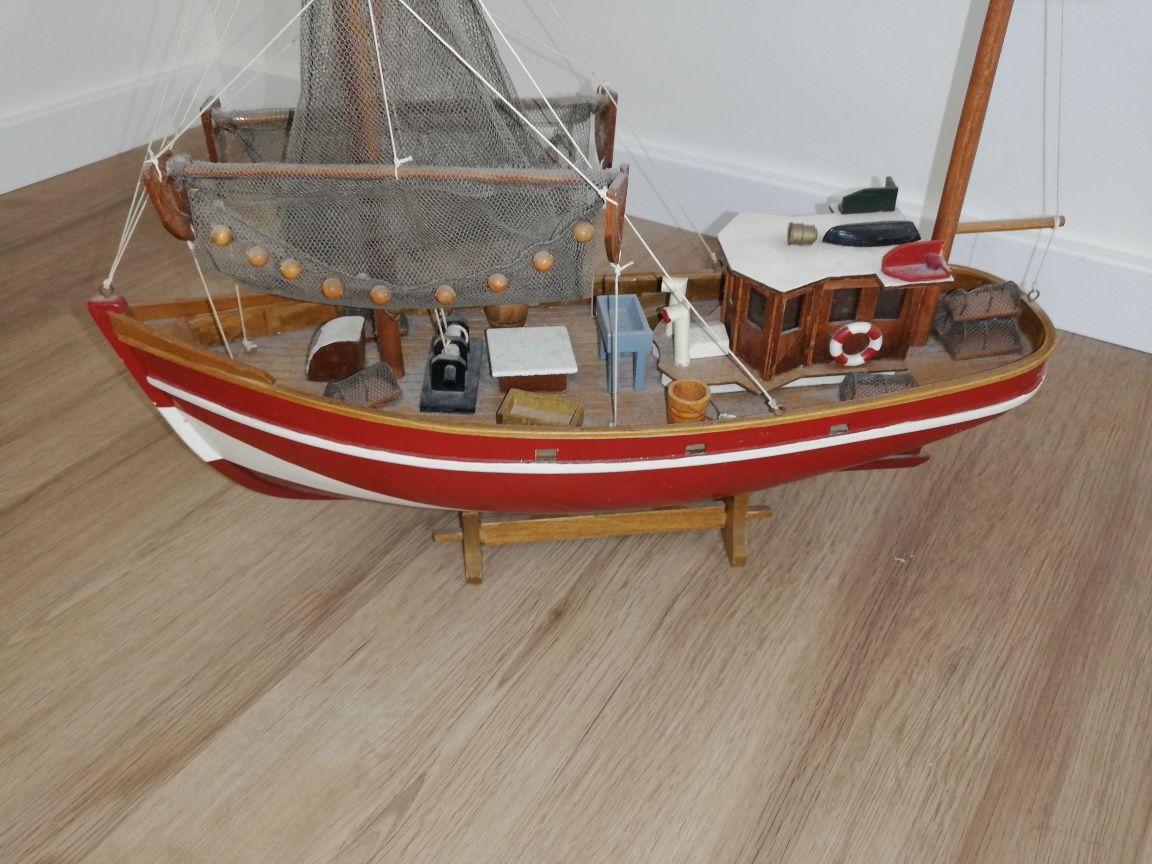 Barco de pesca miniatura