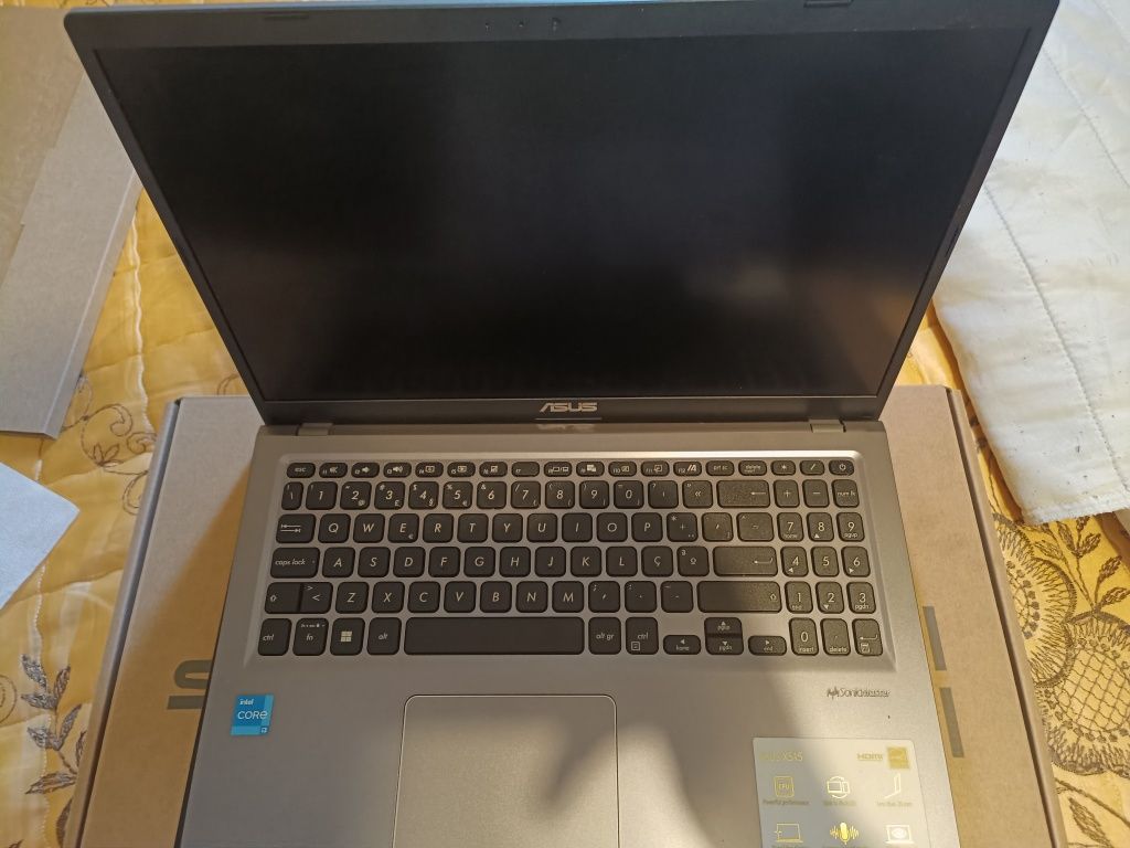 Computador Portátil Azus