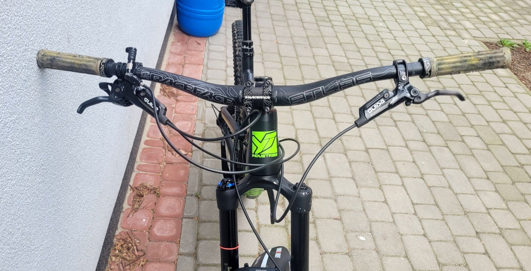 YT Capra 27.5 M full Enduro dh