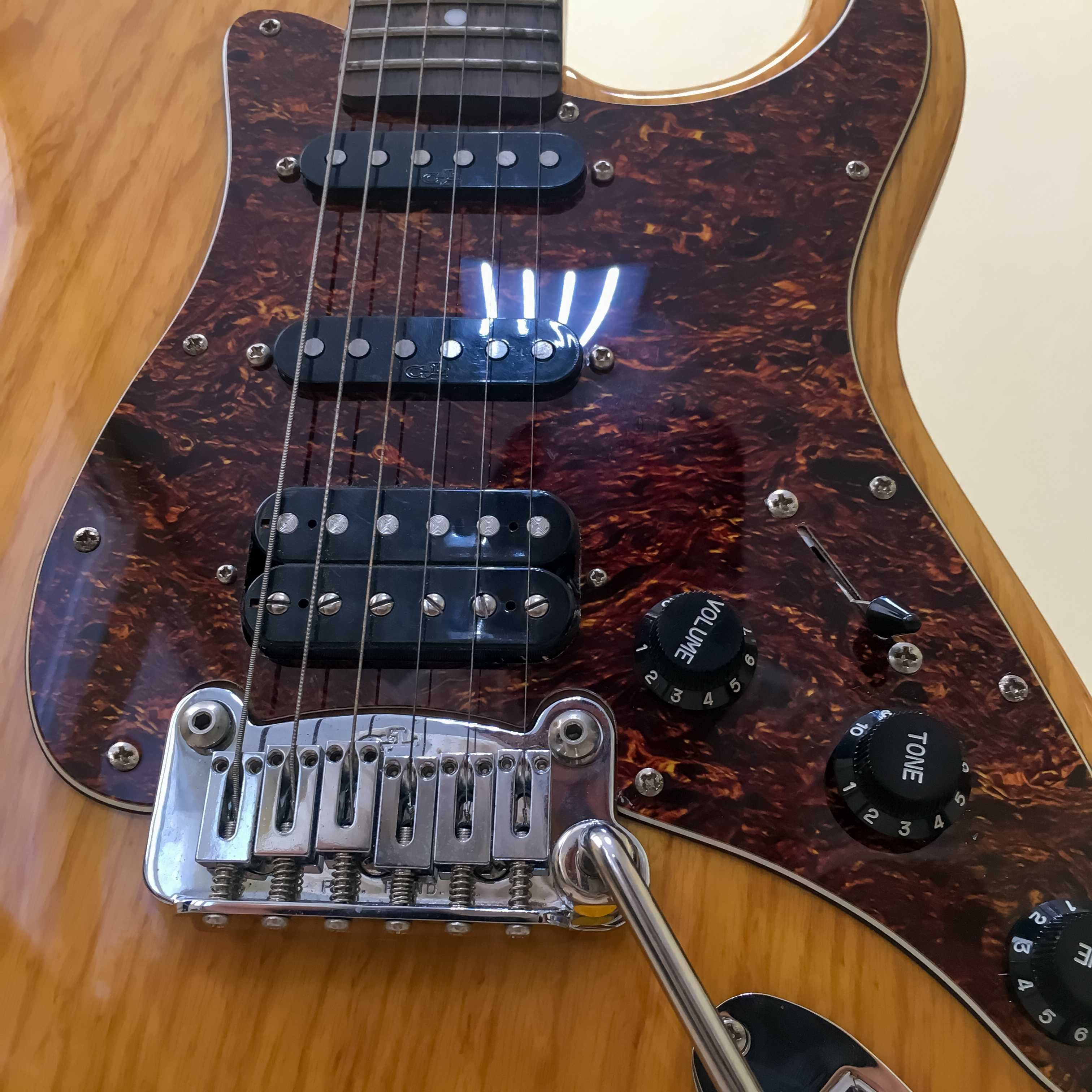 Увага розпродаж! Електрогітара G&L TRIBUTE LEGACY