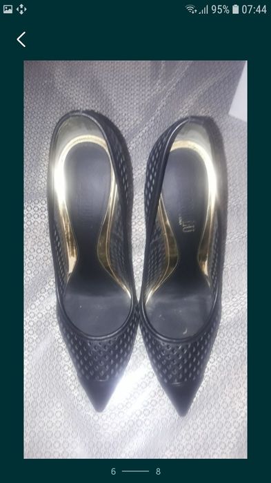 Туфлі жіночі на каблуку нові 40р.
