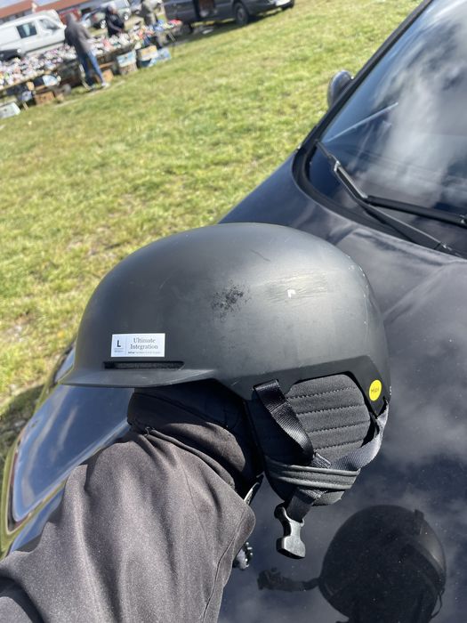 2 Шоломи  Giro/SMITH (лижні-бордичні)