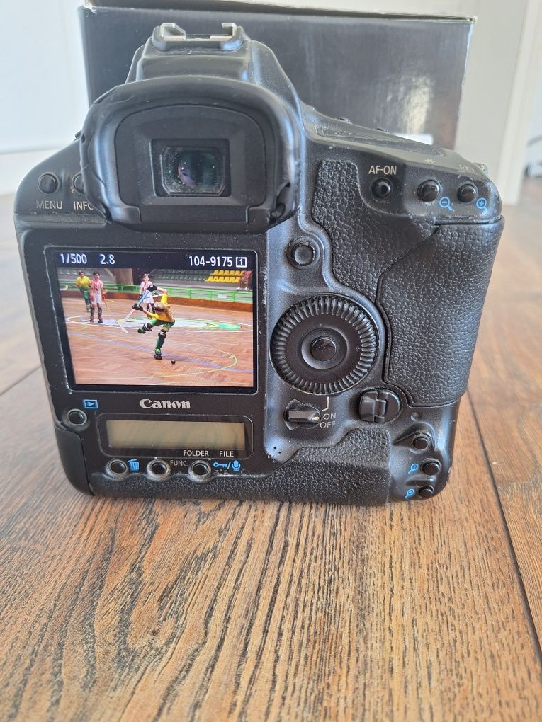 Canon 1D Mark IV