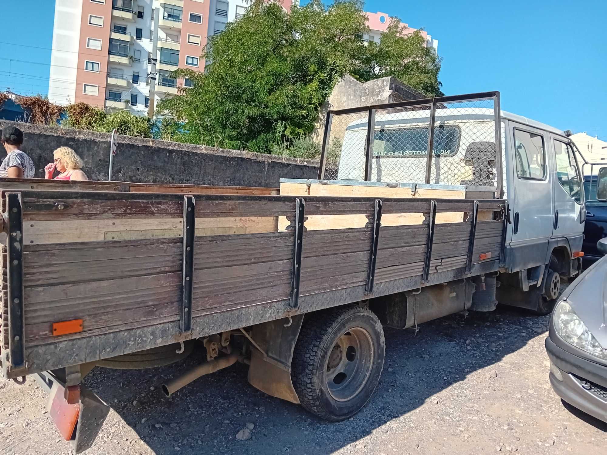 Carrinha canter em bom estado carro de trabalho