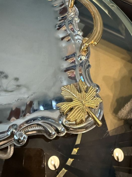 Taca ozdobna w kolorze srebrna