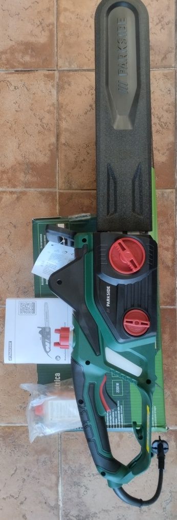Motoserra Parkside 2200W