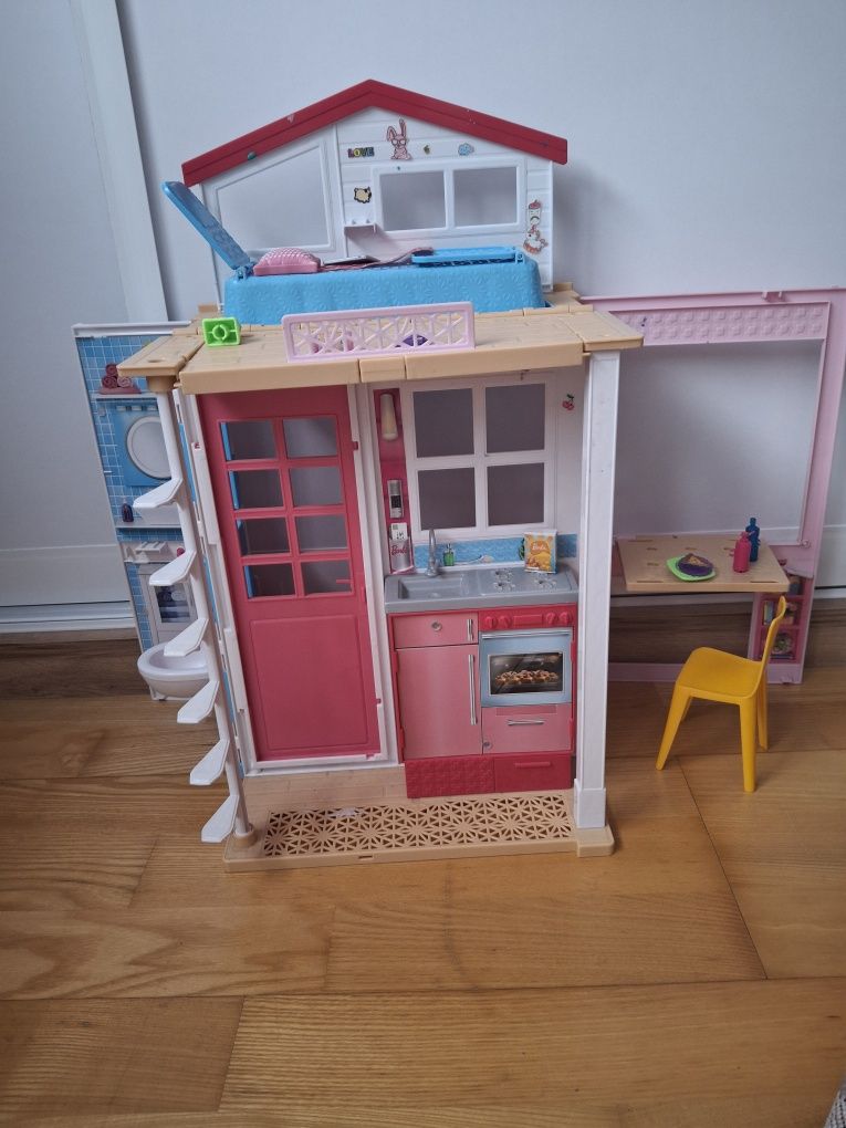 Składany dwupoziomowy domek dla lalek Mattel Barbie