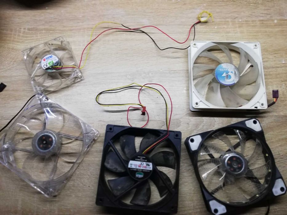 Колира 120 мм є прозорий є LED є кулер Master по 150 грн