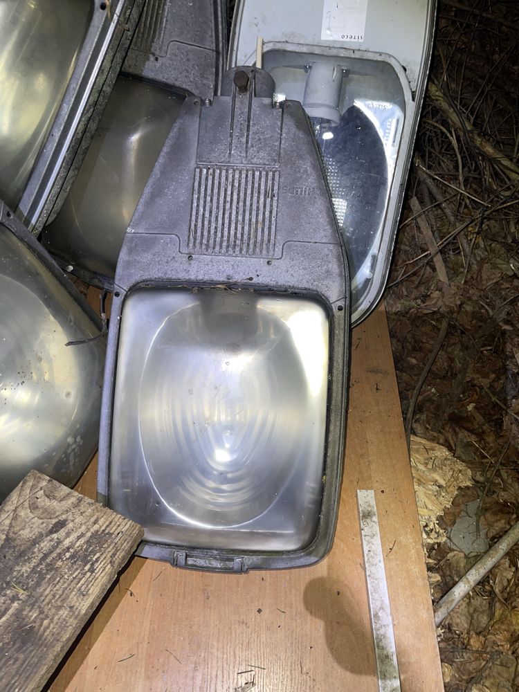 Latarnie uliczne lampy reflektory loft industrial design lata 80 90