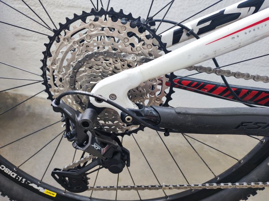 Bicicleta carbono suspensão tutal