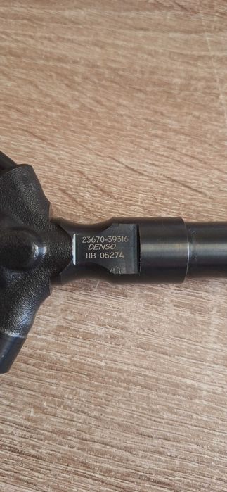 Wtryskiwacz DENSO Toyota - bez kodu IMA