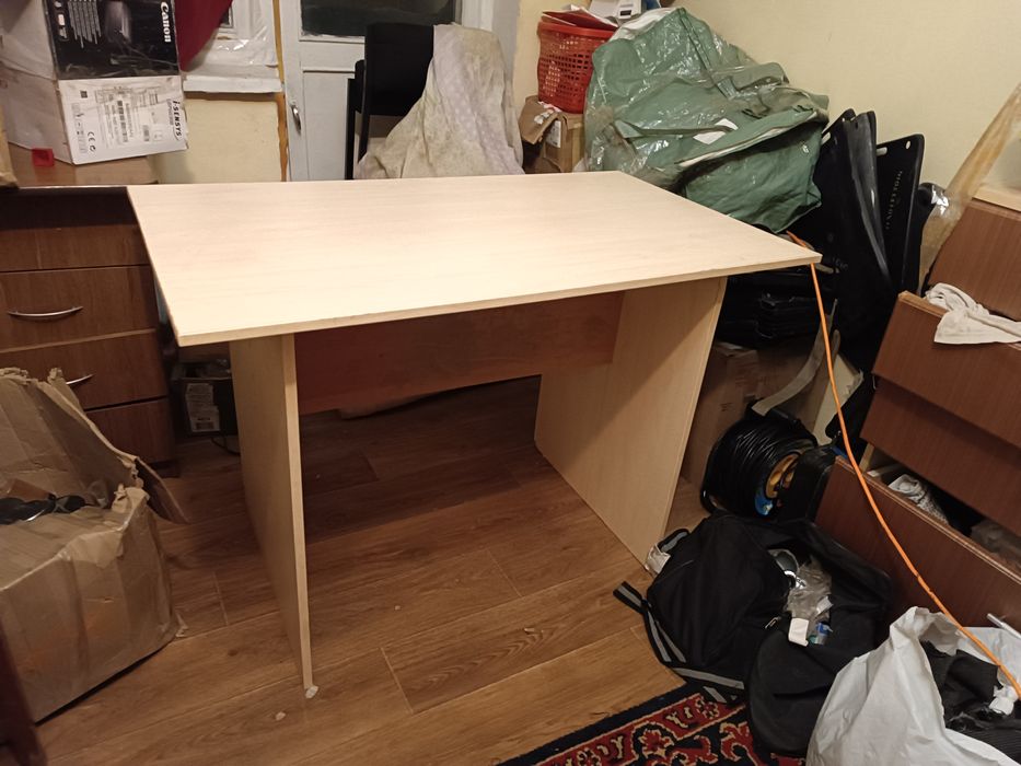 Продам стол письменный