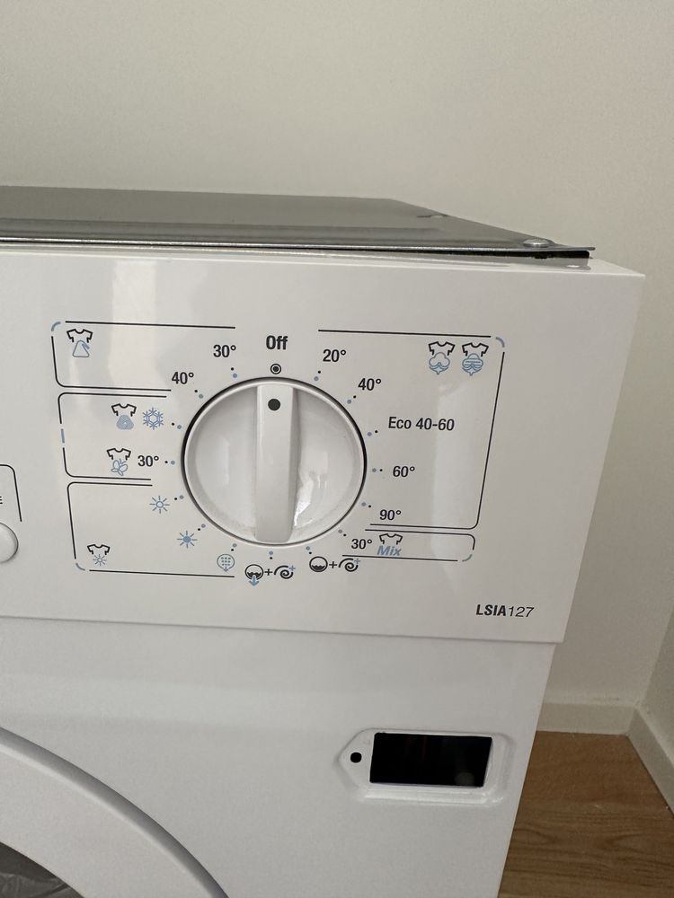 NOVA – Máquina de lavar e secar encastrar SMEG LSIA 127