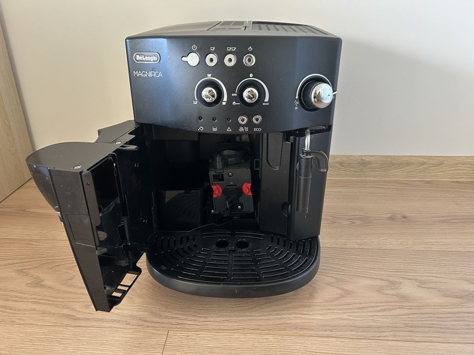 Ekspres ciśnieniowy Delonghi Magnifica